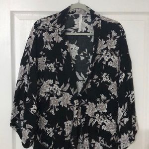 Floral Kimono os